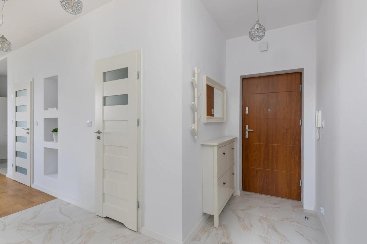 Przestronny Apartament Z Widokiem Na Miasto W Warszawie Varsó Kültér fotó